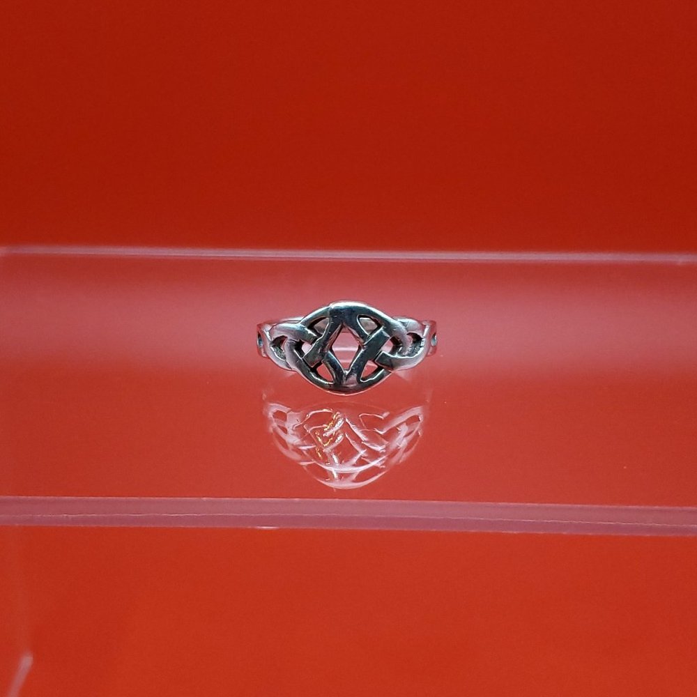 Size 7.75 925 Sterling Silver Celtic Knot Cool Design Ring